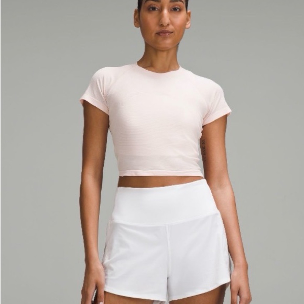 Swiftly Tech Cropped Short-Sleeve
Shirt 2.0 in Strawberry Milkshake